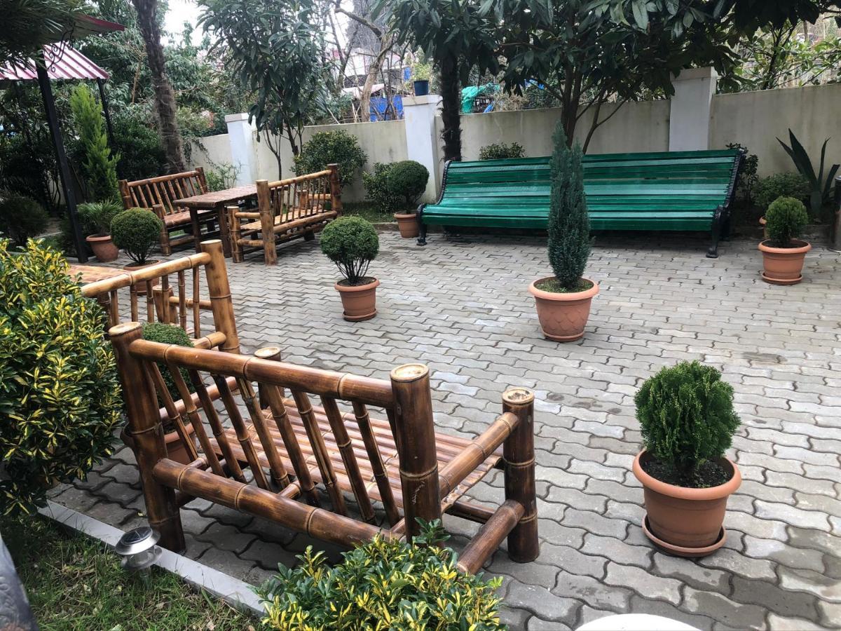 Twins Guest House By Black Sea Kobuleti Exterior photo