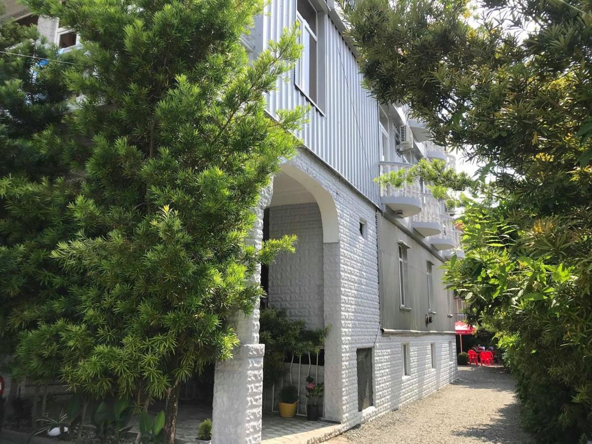 Twins Guest House By Black Sea Kobuleti Exterior photo