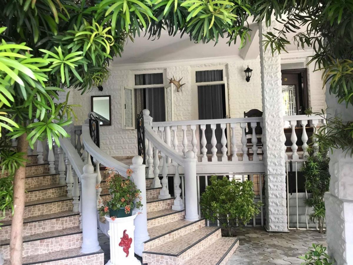 Twins Guest House By Black Sea Kobuleti Exterior photo