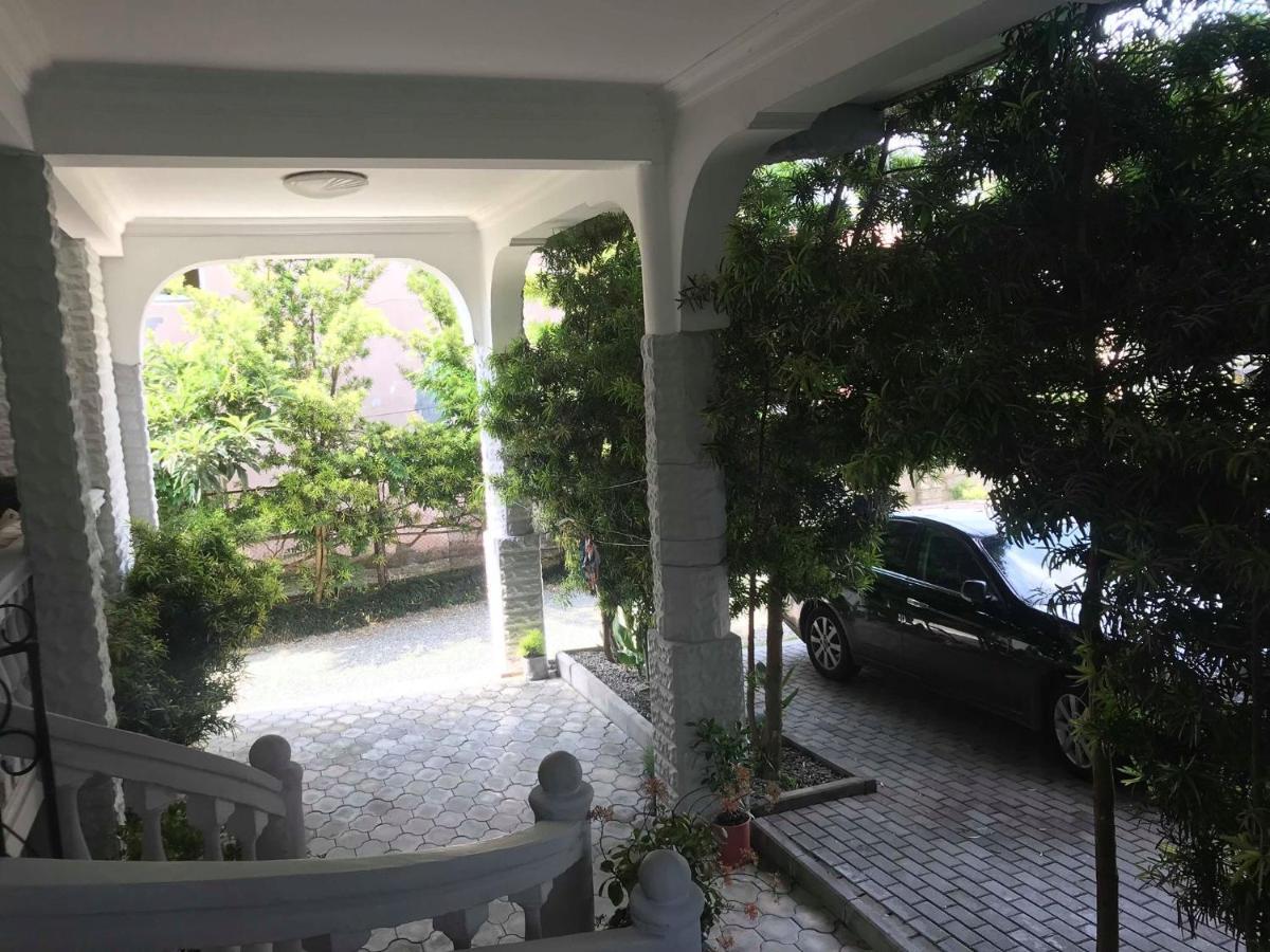 Twins Guest House By Black Sea Kobuleti Exterior photo