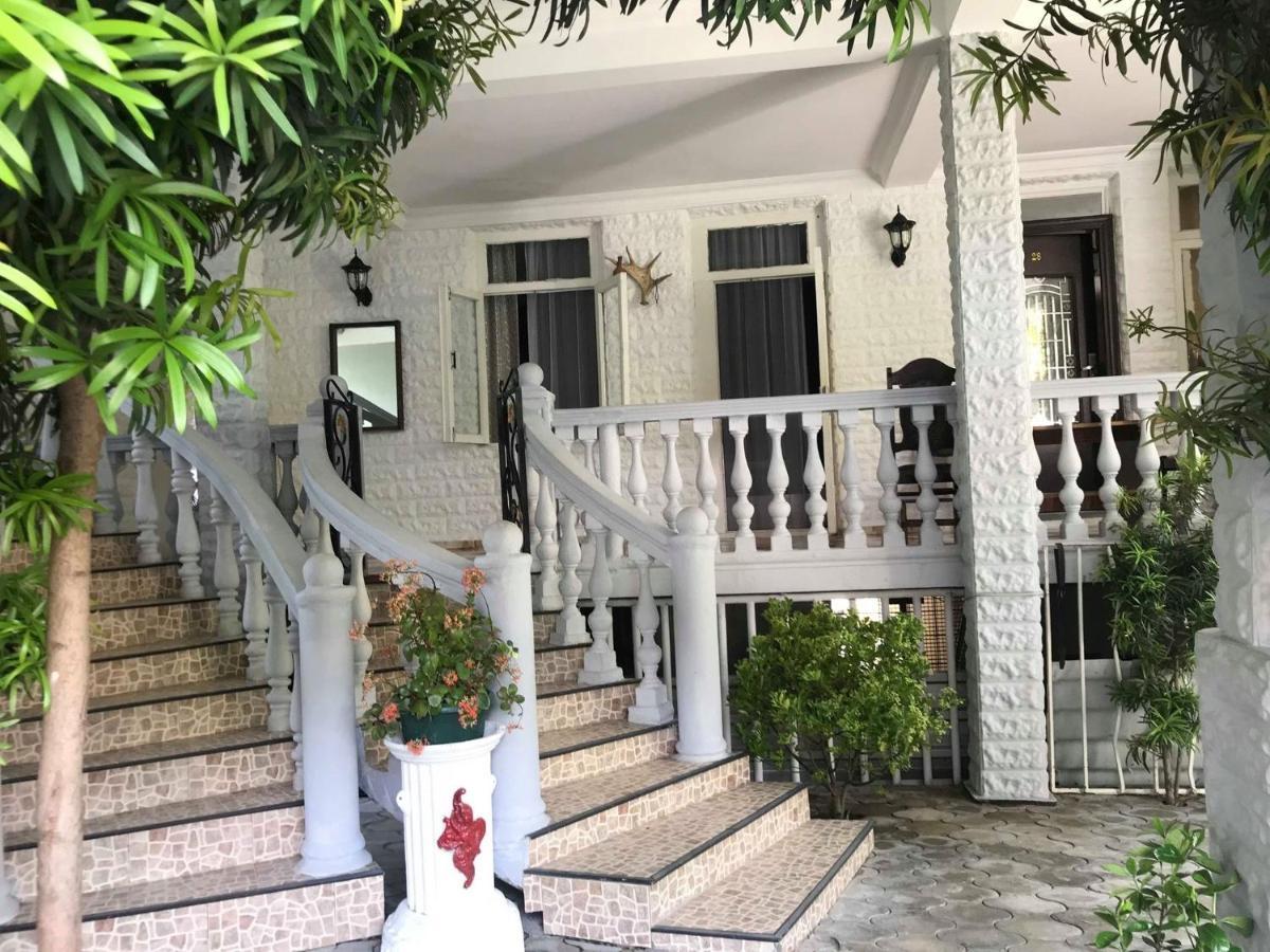 Twins Guest House By Black Sea Kobuleti Exterior photo