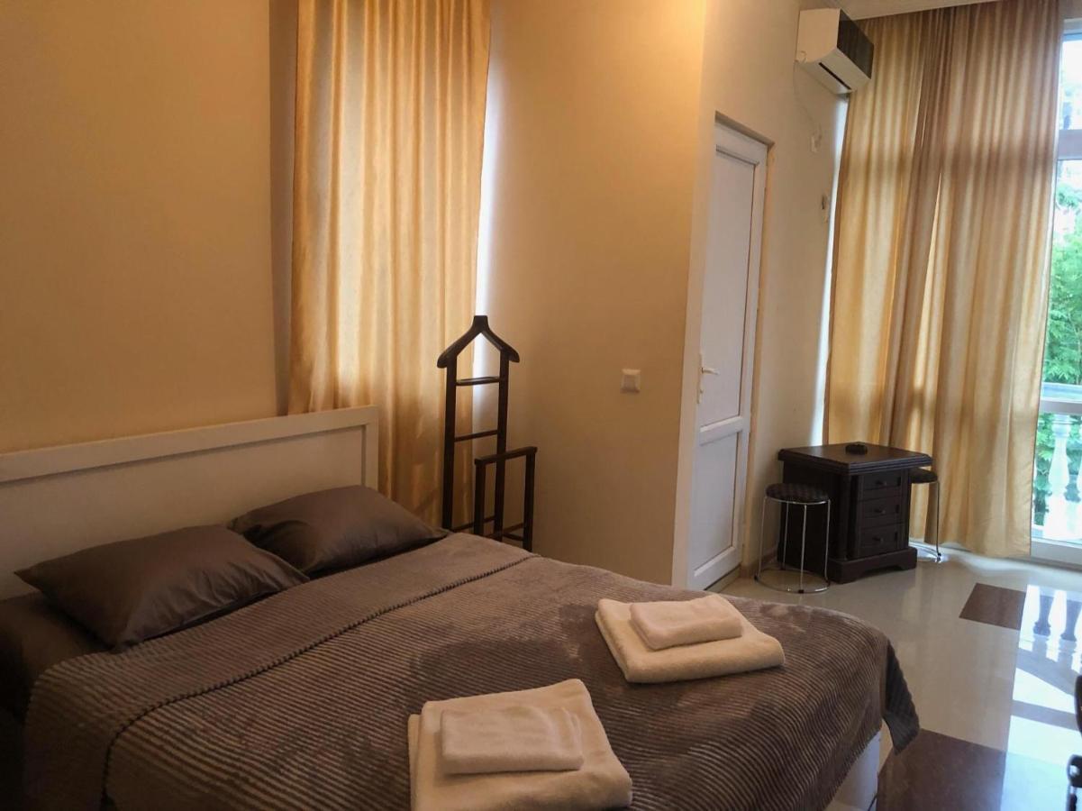 Twins Guest House By Black Sea Kobuleti Exterior photo