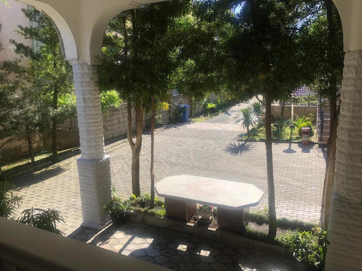Twins Guest House By Black Sea Kobuleti Exterior photo