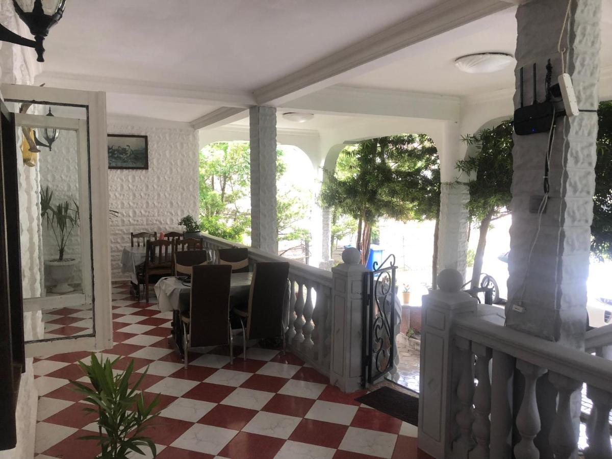 Twins Guest House By Black Sea Kobuleti Exterior photo